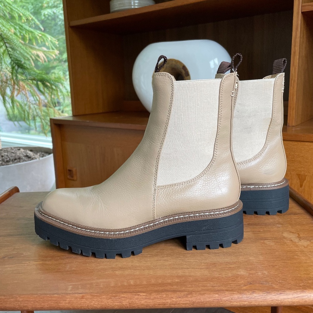 Sam Edelman Chelsea boot